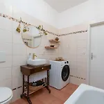 Ruhig - Privatparkplatz - Barrierearm Quiet - Private Car Park - Barrier Апартаменты Магдебург