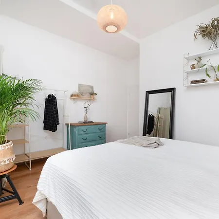 Ruhig - Privatparkplatz - Barrierearm Quiet - Private Car Park - Barrier