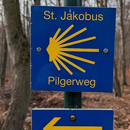 Ruhig - Privatparkplatz - Barrierearm Quiet - Private Car Park - Barrier