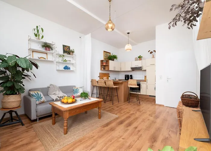 Ruhig - Privatparkplatz - Barrierearm Quiet - Private Car Park - Barrier *